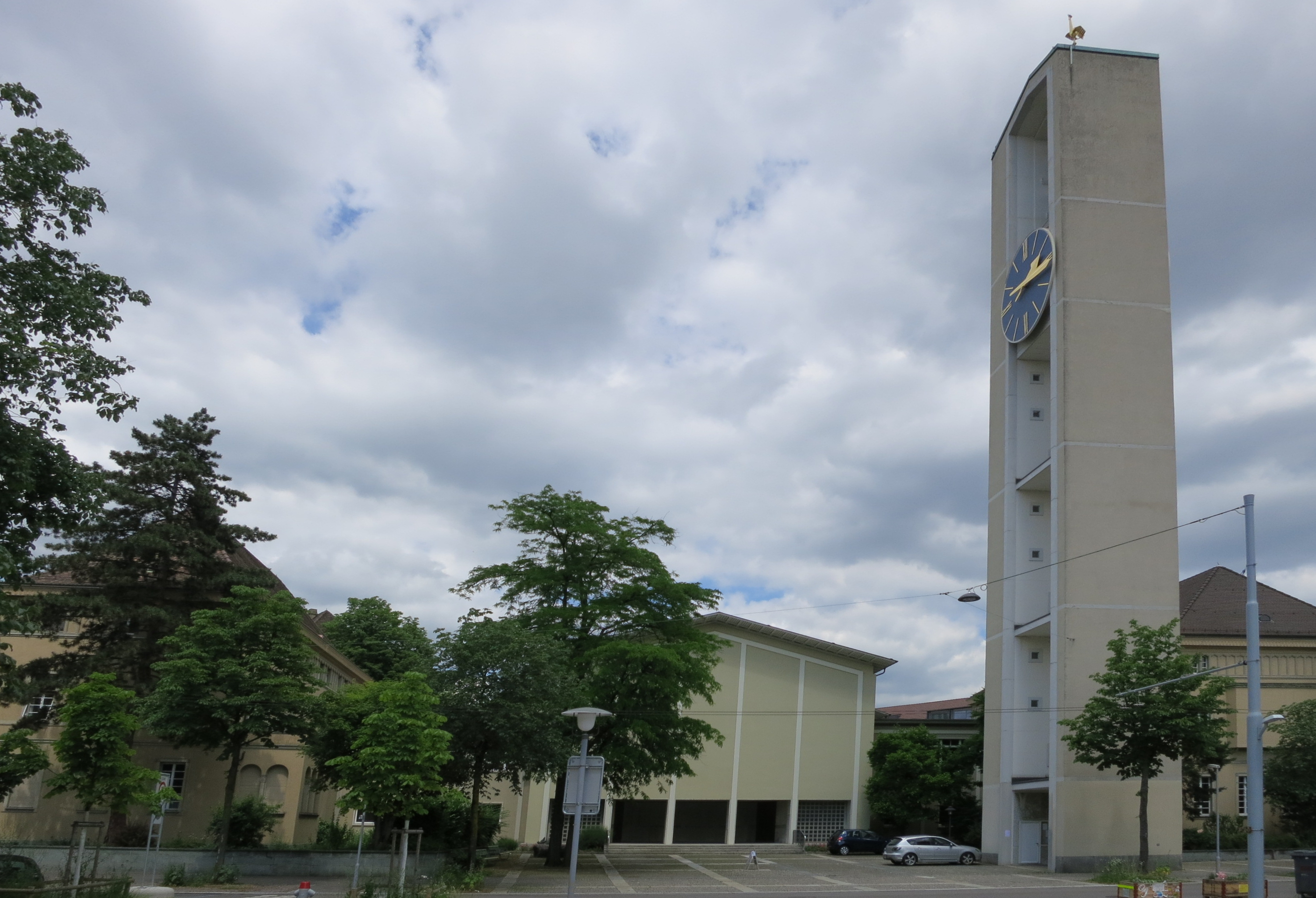 Evgl. Kirchgemeinde Bullinger / Fenster und Fassade 